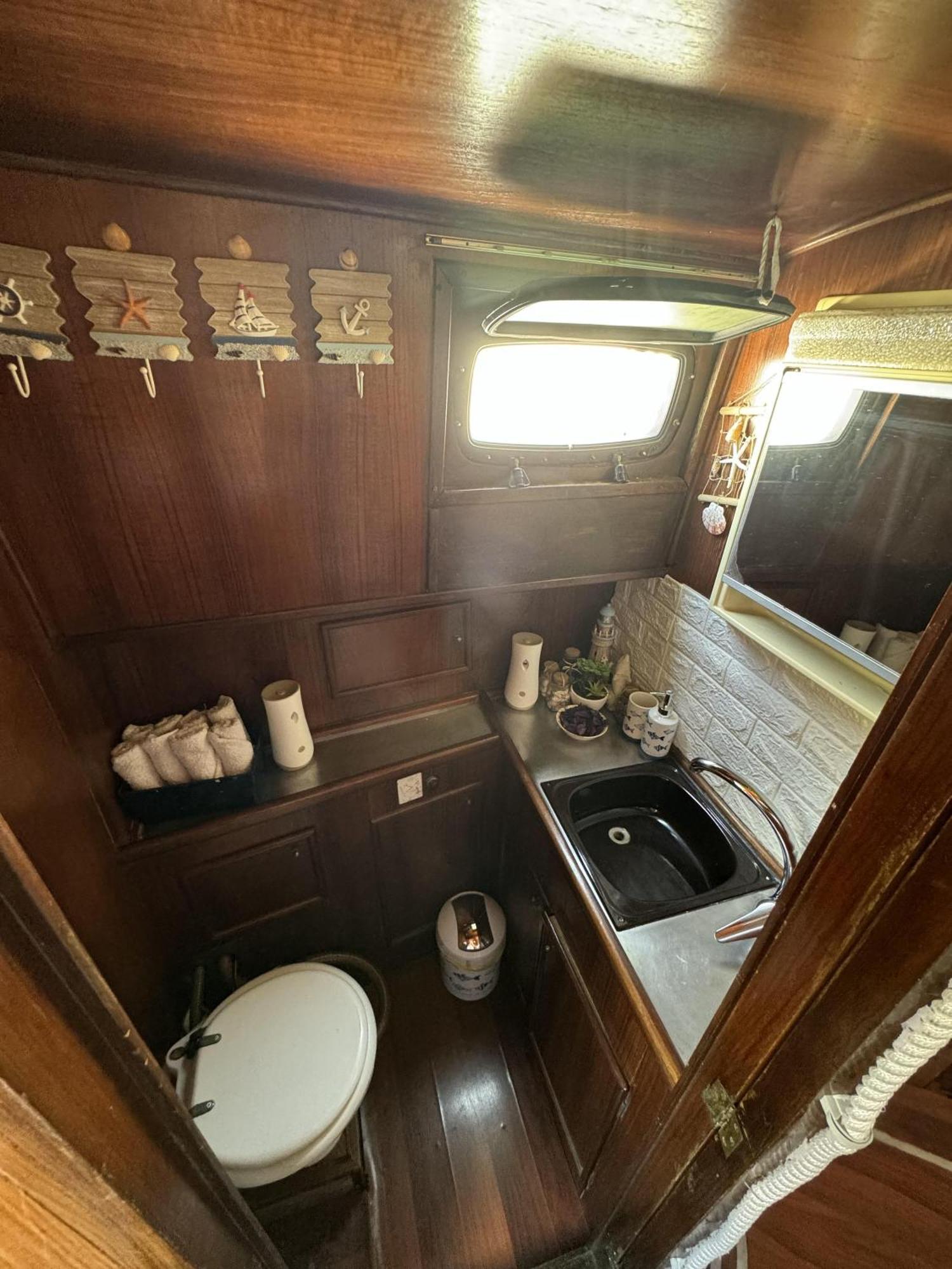 Aloha Jak'S Boat Alassio Exterior photo
